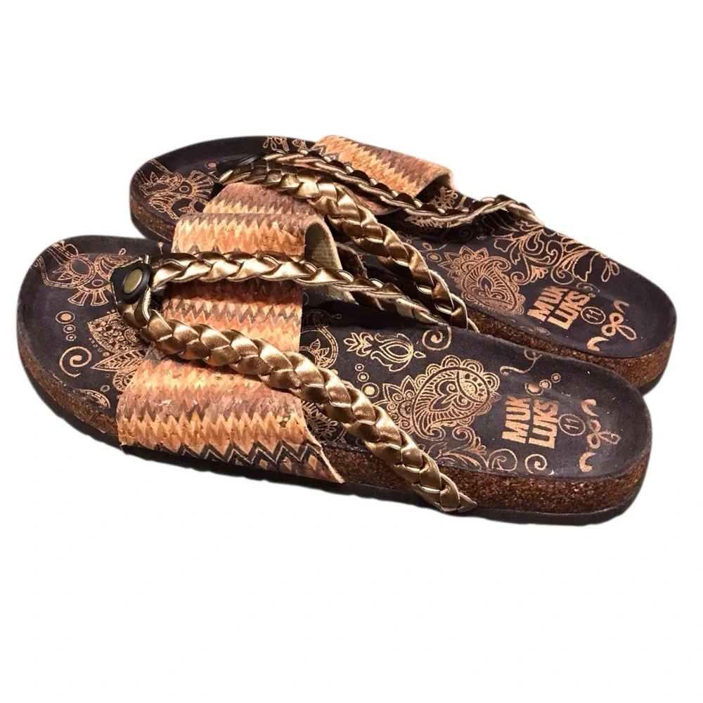 NWT Muk Luks Elaine Women's Size 11 Bronze‎ Braided Thong Sandal with Crossover